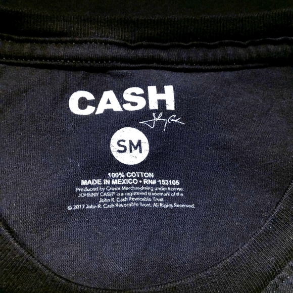 Johnny Cash 'American Rebel' T-shirt - Picture 5 of 5